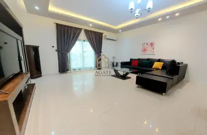 Apartment - 3 Bedrooms - 3 Bathrooms for rent in Busaiteen - Muharraq Governorate