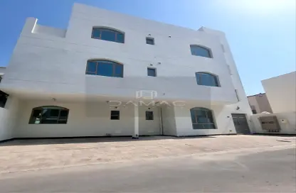 عمارة بالكامل - 3 غرف نوم - 2 حمامات للبيع في عالي - المحافظة الوسطى