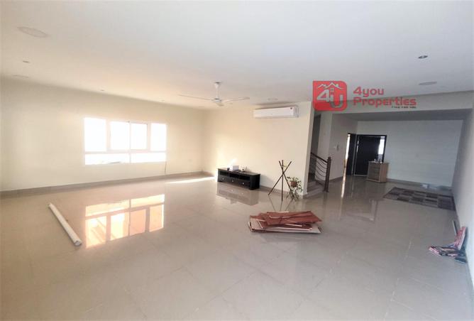 987578 - Property Image 3