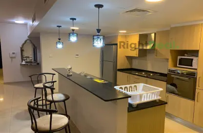 Kitchen image for: Apartment - 3 Bedrooms - 3 Bathrooms for sale in Tala Island - Amwaj Islands - Muharraq Governorate, Image 1