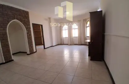 Apartment - 3 Bedrooms - 2 Bathrooms for rent in Exhibition Road - Hoora - Capital Governorate