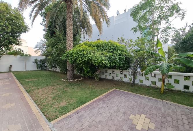 984033 - Property Image 2