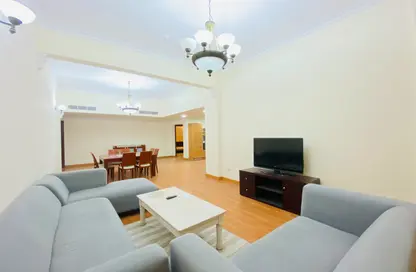 Apartment - 2 Bedrooms - 2 Bathrooms for rent in Mahooz - Manama - Capital Governorate