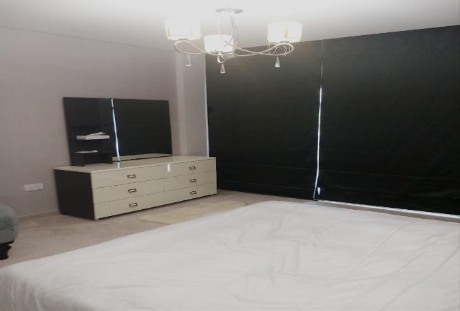 956652 - Property Image 3