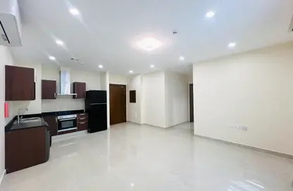 Apartment - 1 Bedroom - 1 Bathroom for rent in Sanabis - Manama - Capital Governorate