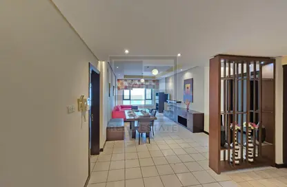 Apartment - 2 Bedrooms - 2 Bathrooms for rent in Al Juffair - Capital Governorate