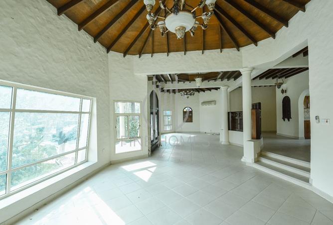 985824 - Property Image 3