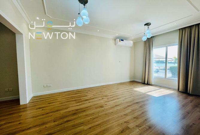 977131 - Property Image 2