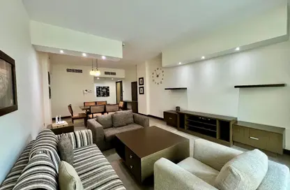 Apartment - 2 Bedrooms - 2 Bathrooms for rent in Al Juffair - Capital Governorate