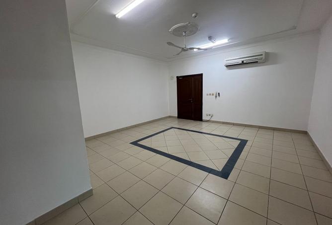 954135 - Property Image 2