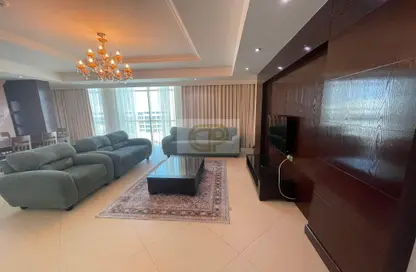 Living Room image for: Apartment - 3 Bedrooms - 4 Bathrooms for rent in Zinj - Manama - Capital Governorate, Image 1