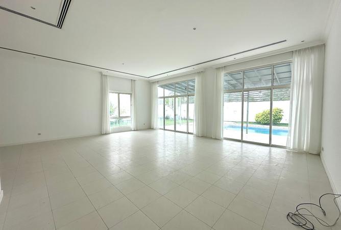 979042 - Property Image 2