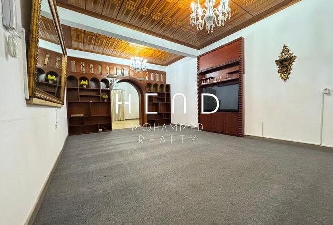 985250 - Property Main Image