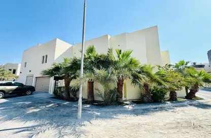 Villa - 4 Bedrooms - 4 Bathrooms for rent in Busaiteen - Muharraq Governorate