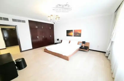 Room / Bedroom image for: Apartment - 2 Bedrooms - 2 Bathrooms for rent in Al Juffair - Capital Governorate, Image 1