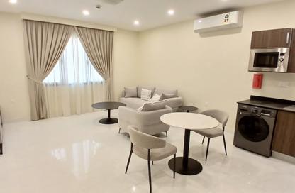 Apartment - 1 Bedroom - 1 Bathroom for rent in Al Burhama - Manama - Capital Governorate