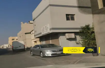 عمارة بالكامل - استوديو - 5 حمامات للبيع في سترة - المحافظة الوسطى