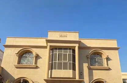 فيلا - 4 غرف نوم - 6 حمامات للبيع في عالي - المحافظة الوسطى