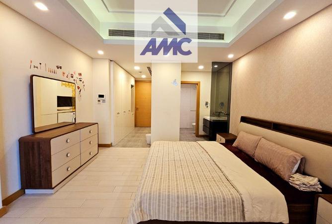 982072 - Property Image 2