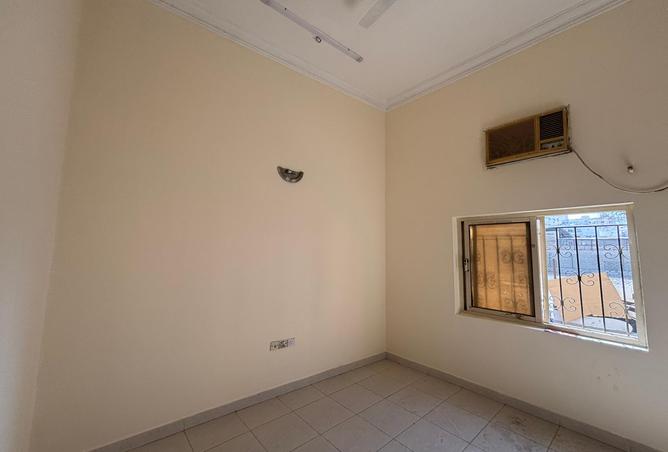 957345 - Property Image 2