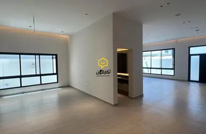 فيلا - 5 غرف نوم - 7 حمامات للبيع في سار - المحافظة الشمالية