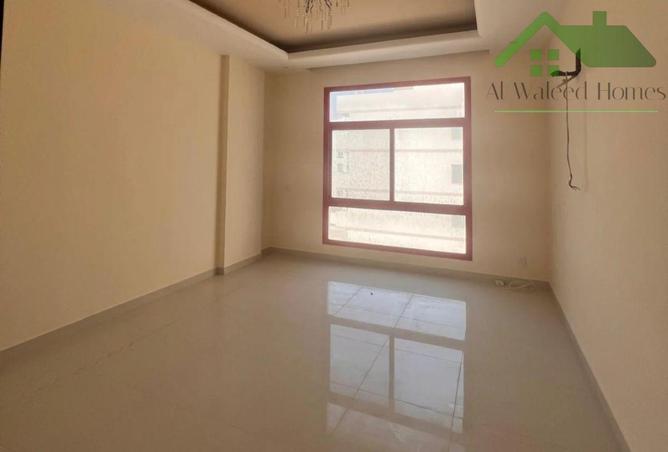 967013 - Property Image 3