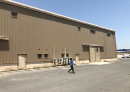 Ready to move in warehouse with office/toilet