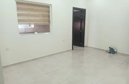 شقة - 2 غرف نوم - 2 حمامات للايجار في توبلي - المحافظة الوسطى