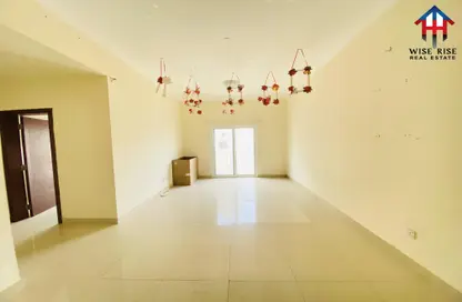Empty Room image for: Apartment - 2 Bedrooms - 2 Bathrooms for rent in Salmaniya - Manama - Capital Governorate, Image 1