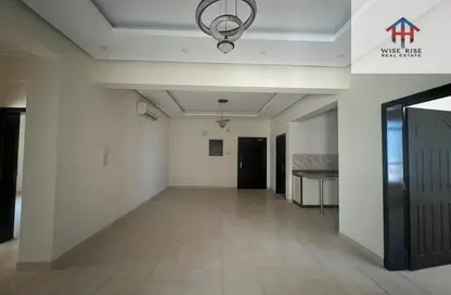 Apartment - 3 Bedrooms - 2 Bathrooms for rent in Busaiteen - Muharraq Governorate