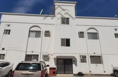 عمارة بالكامل - استوديو - 8 حمامات للبيع في عراد - المحرق