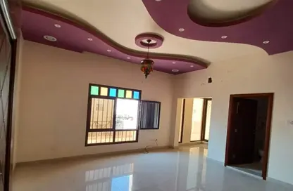 Apartment - 3 Bedrooms - 2 Bathrooms for rent in Busaiteen - Muharraq Governorate