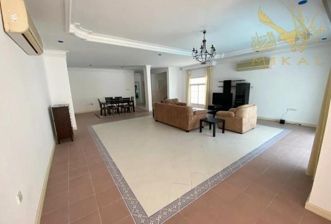 952051 - Property Image 2