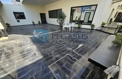 Villa - 4 Bedrooms - 5 Bathrooms for sale in Saar - Northern Governorate