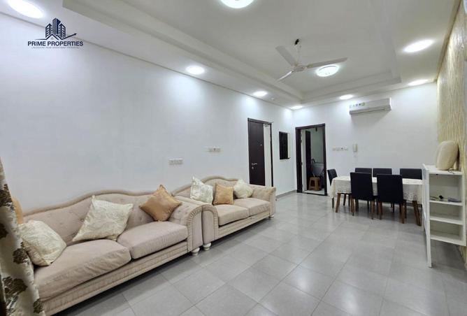 988592 - Property Image 2