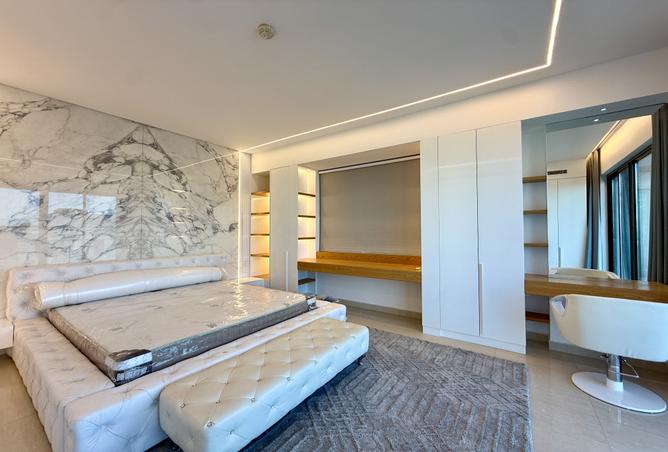 957146 - Property Image 2