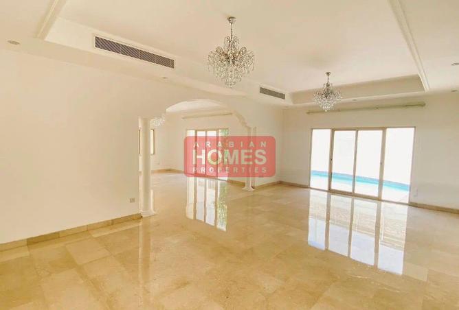 983604 - Property Image 2