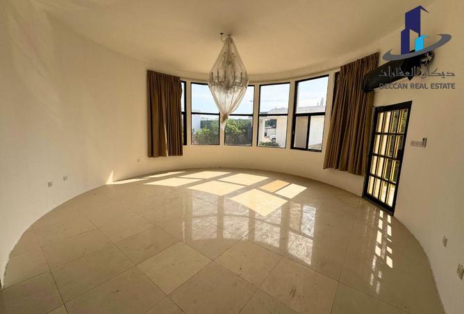 962790 - Property Image 2