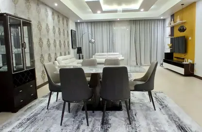 Apartment - 2 Bedrooms - 3 Bathrooms for rent in Al Juffair - Capital Governorate