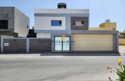 Villa - 4 Bedrooms - 5 Bathrooms for sale in Sanad - Central Governorate