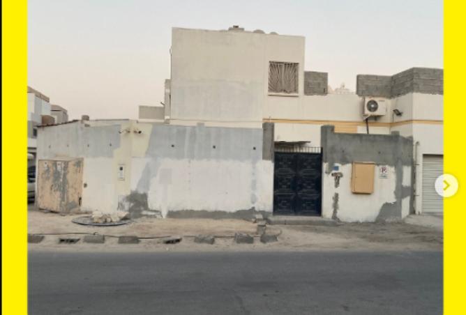 976805 - Property Image 2