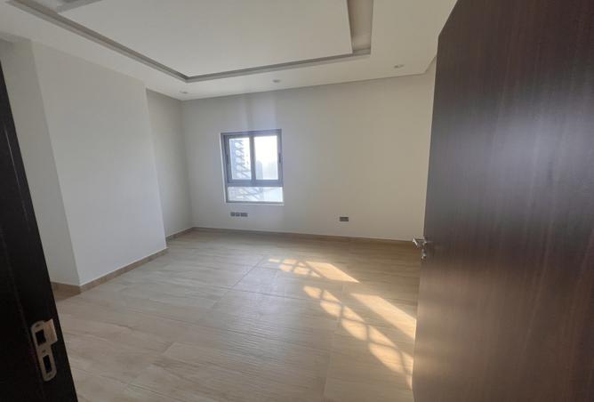 976072 - Property Main Image