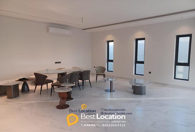 905989 - Property Image 3