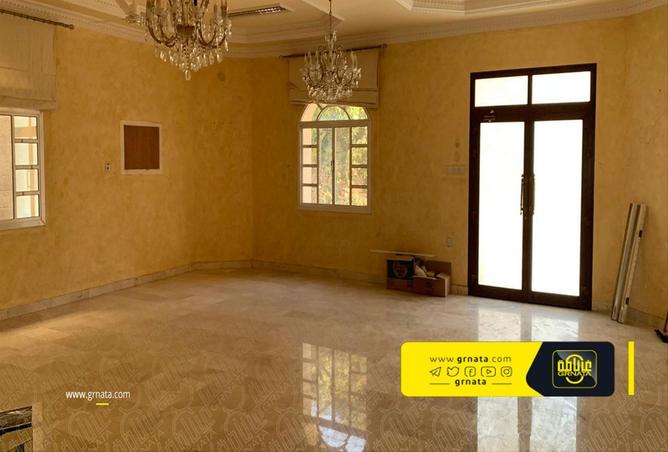 676333 - Property Image 2