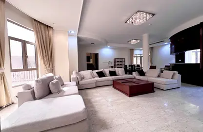 Villa - 4 Bedrooms - 4 Bathrooms for rent in Saar - Northern Governorate