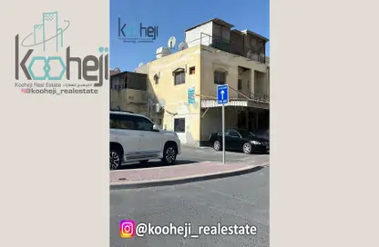 Villa - 6 Bedrooms - 3 Bathrooms for sale in Muharraq - Muharraq Governorate