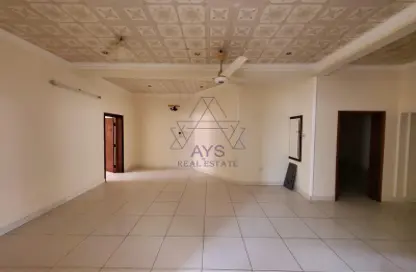 Apartment - 4 Bedrooms - 3 Bathrooms for rent in Busaiteen - Muharraq Governorate