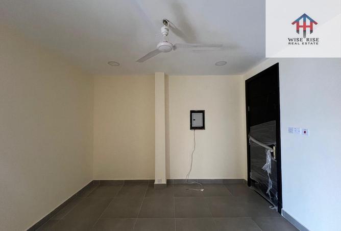 987910 - Property Image 2