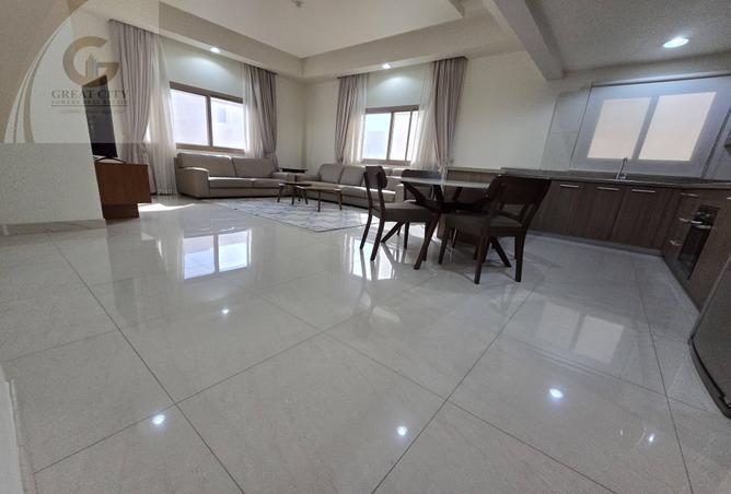 967437 - Property Image 2