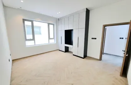 Apartment - 2 Bedrooms - 2 Bathrooms for rent in Salmaniya - Manama - Capital Governorate